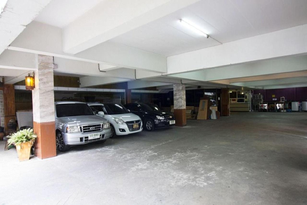 Kaya Place Bangkok Exteriör bild